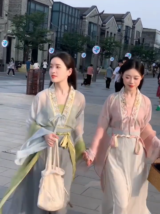@🇧🇩~莉莉崽~🇨🇳