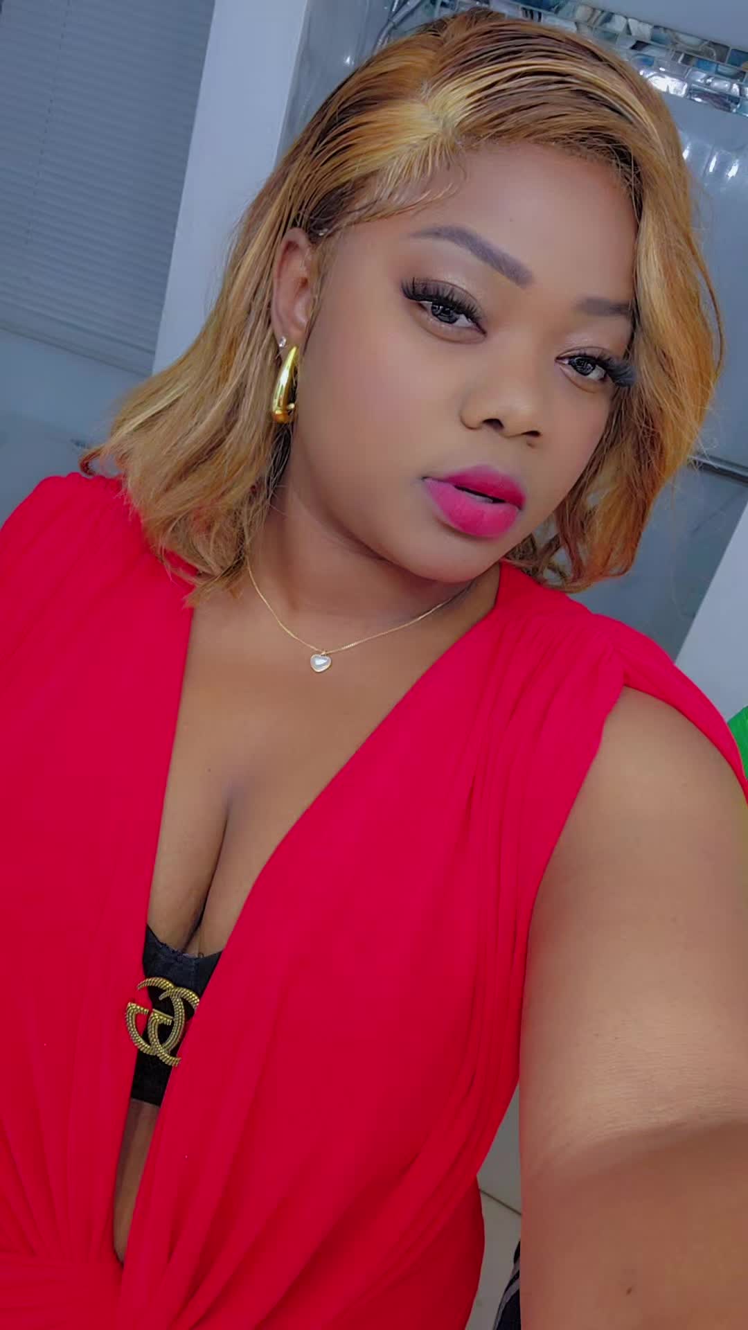 @Lola Bazile