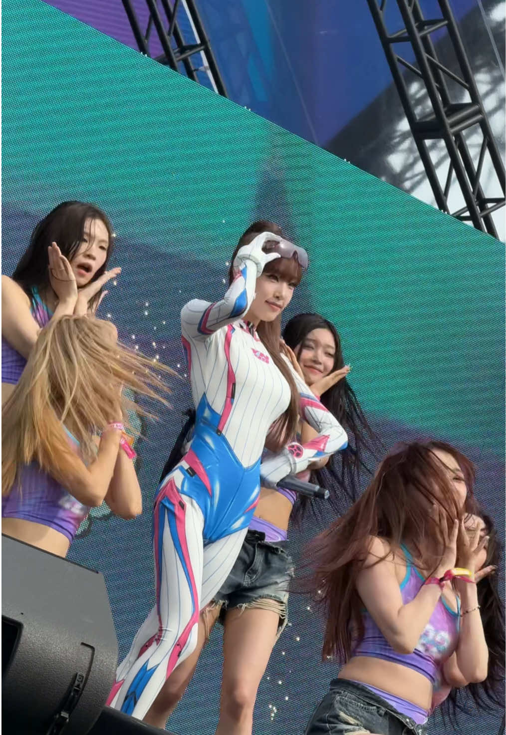 @YENA(최예나)