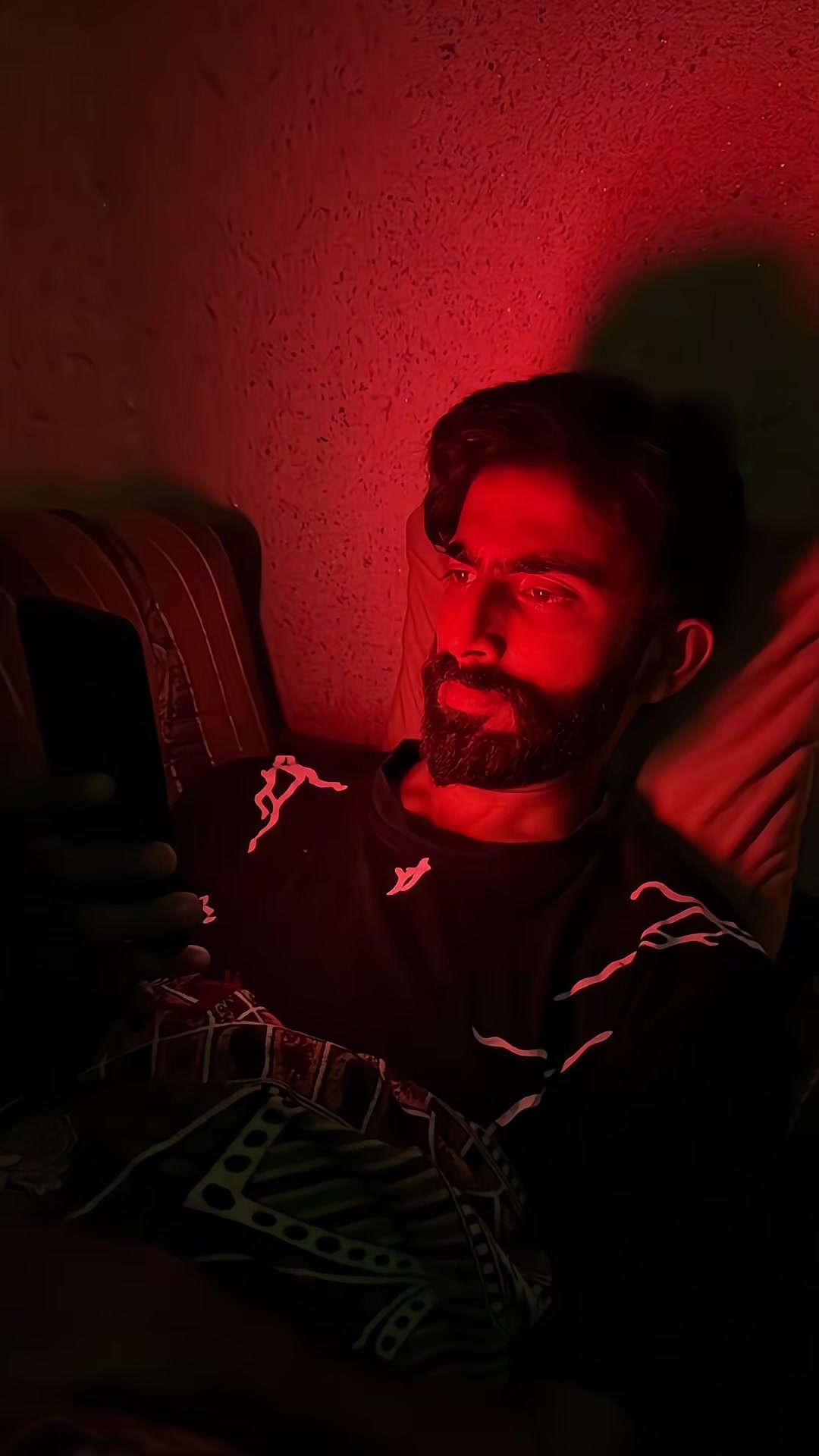 @🎭 𝐇𝐚𝐦𝐳𝐚 𝐇𝐤 🎭