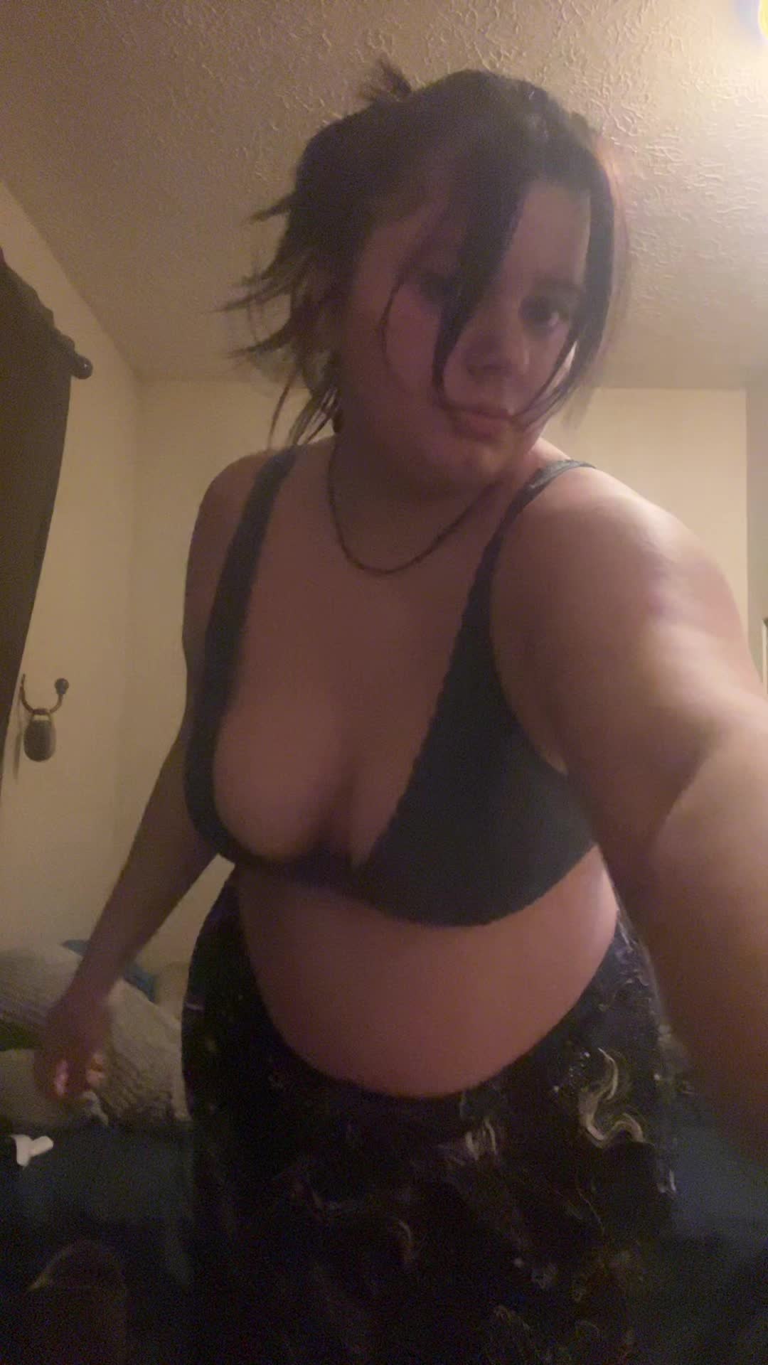 @halesbemefrlovingonme