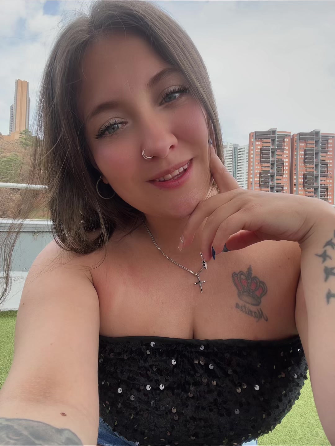 @Laura 🫰🏻✨.