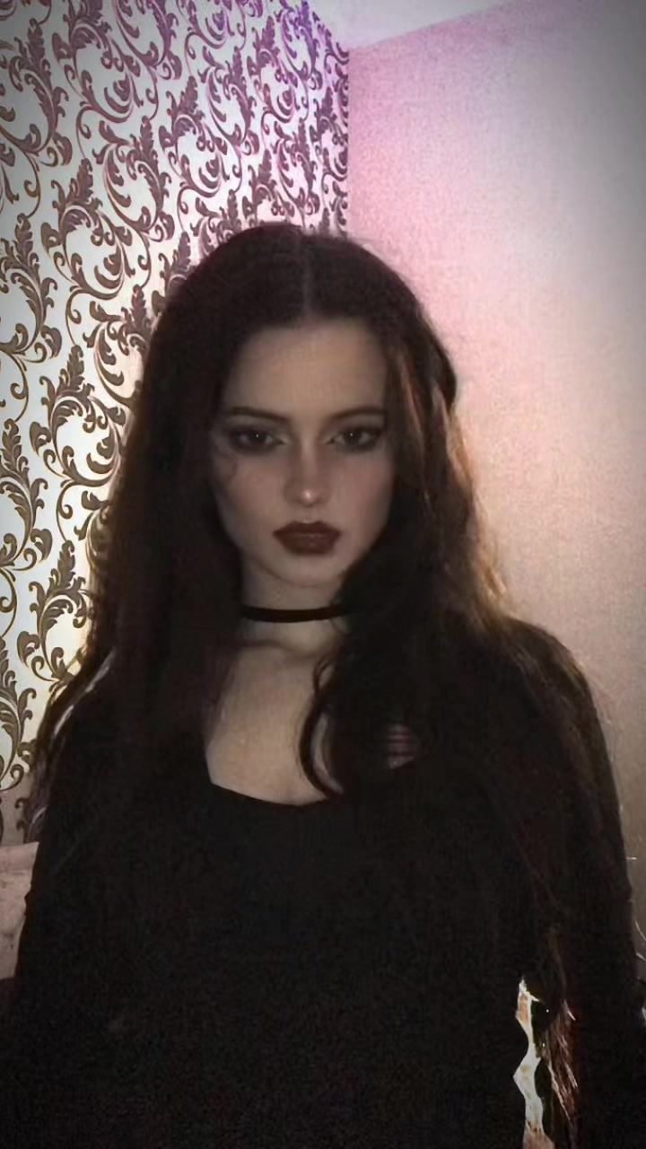@𝔥𝔢&rsquo;𝔩𝔩𝔤𝔞𖤐