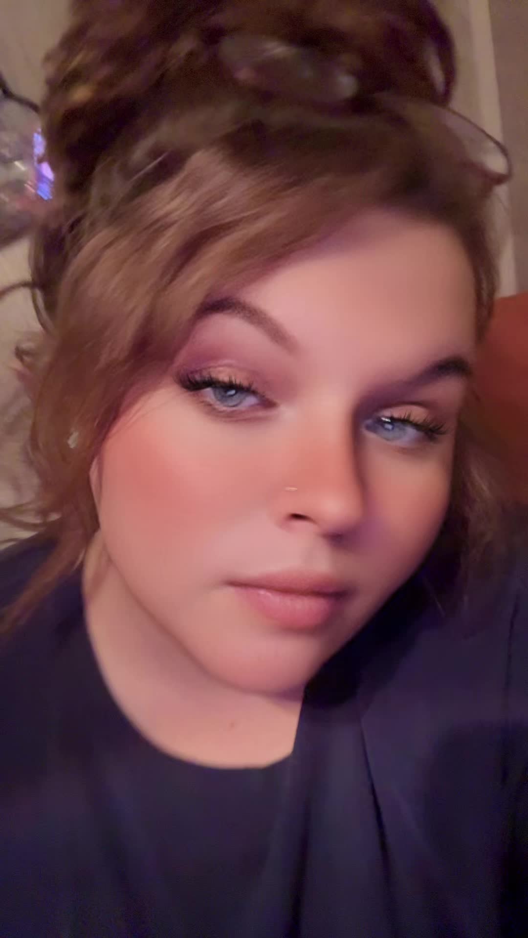 @❌Blue eyes and thick thighs❌