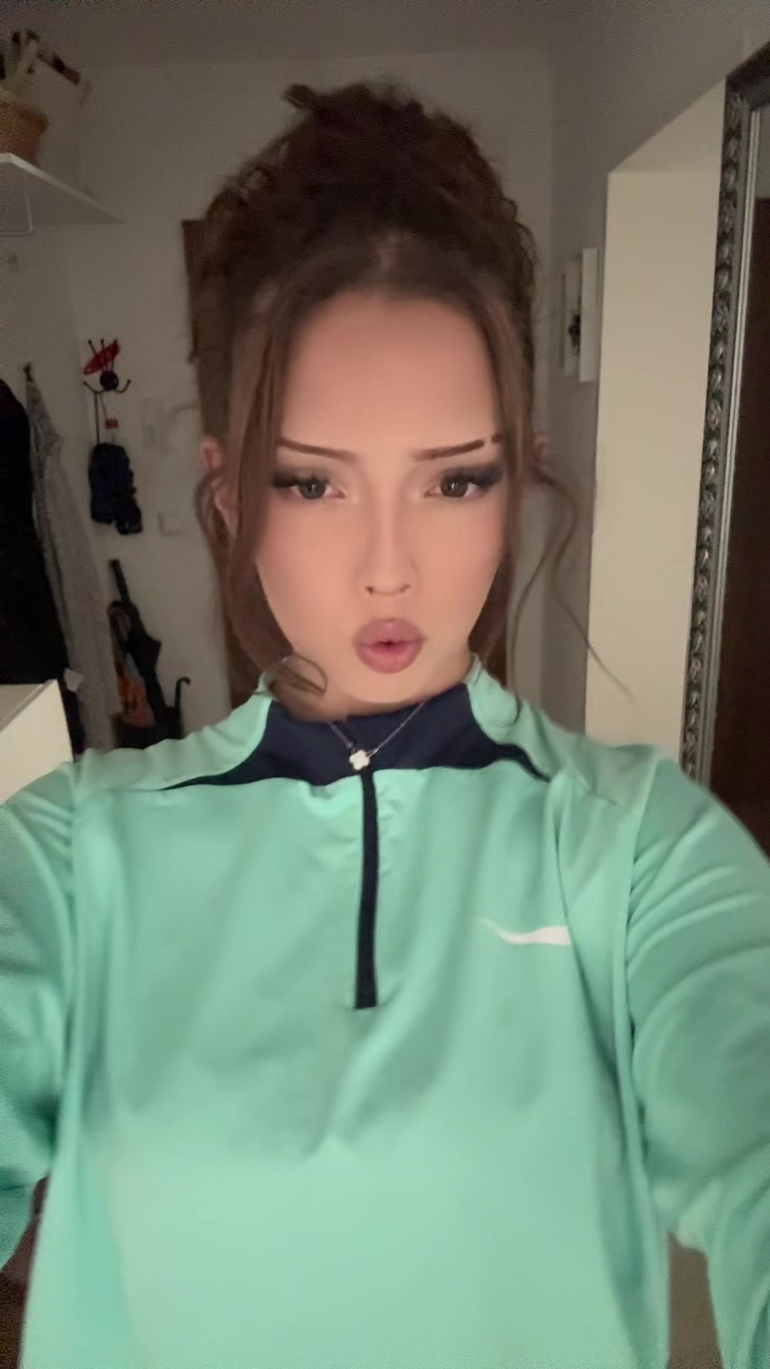 @𝑬