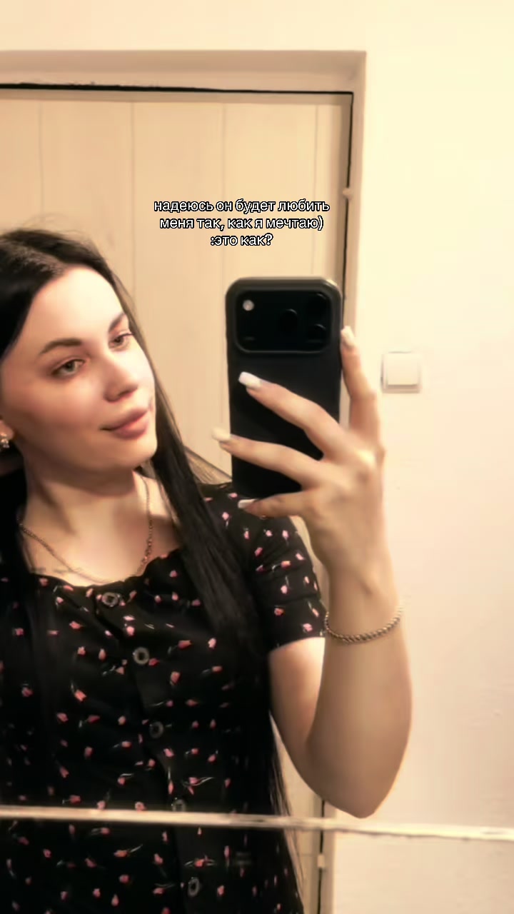 @Angelina_005