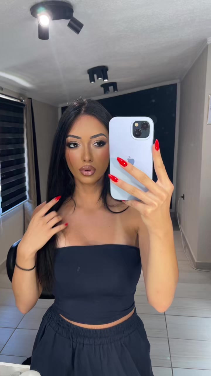 @isidora