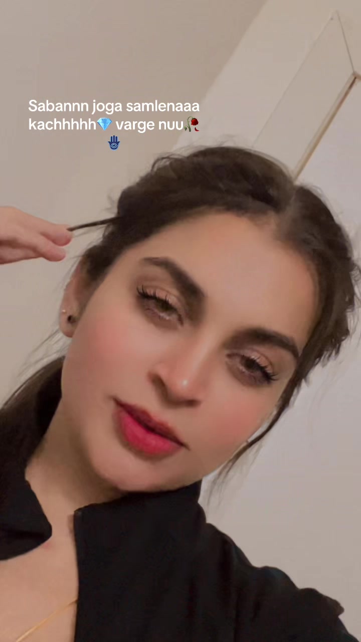 @komal_khaira97