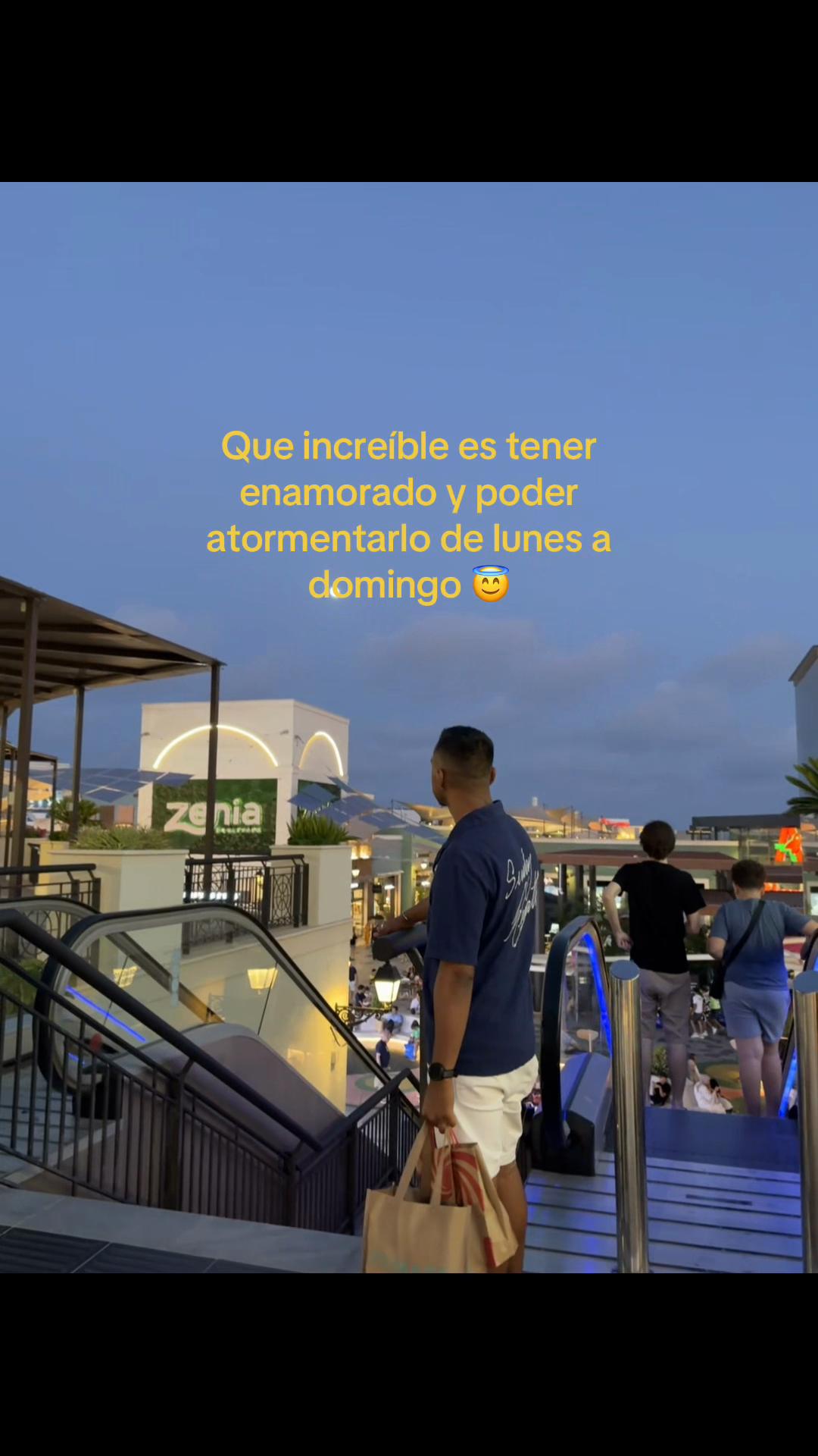 @luisaafer25_