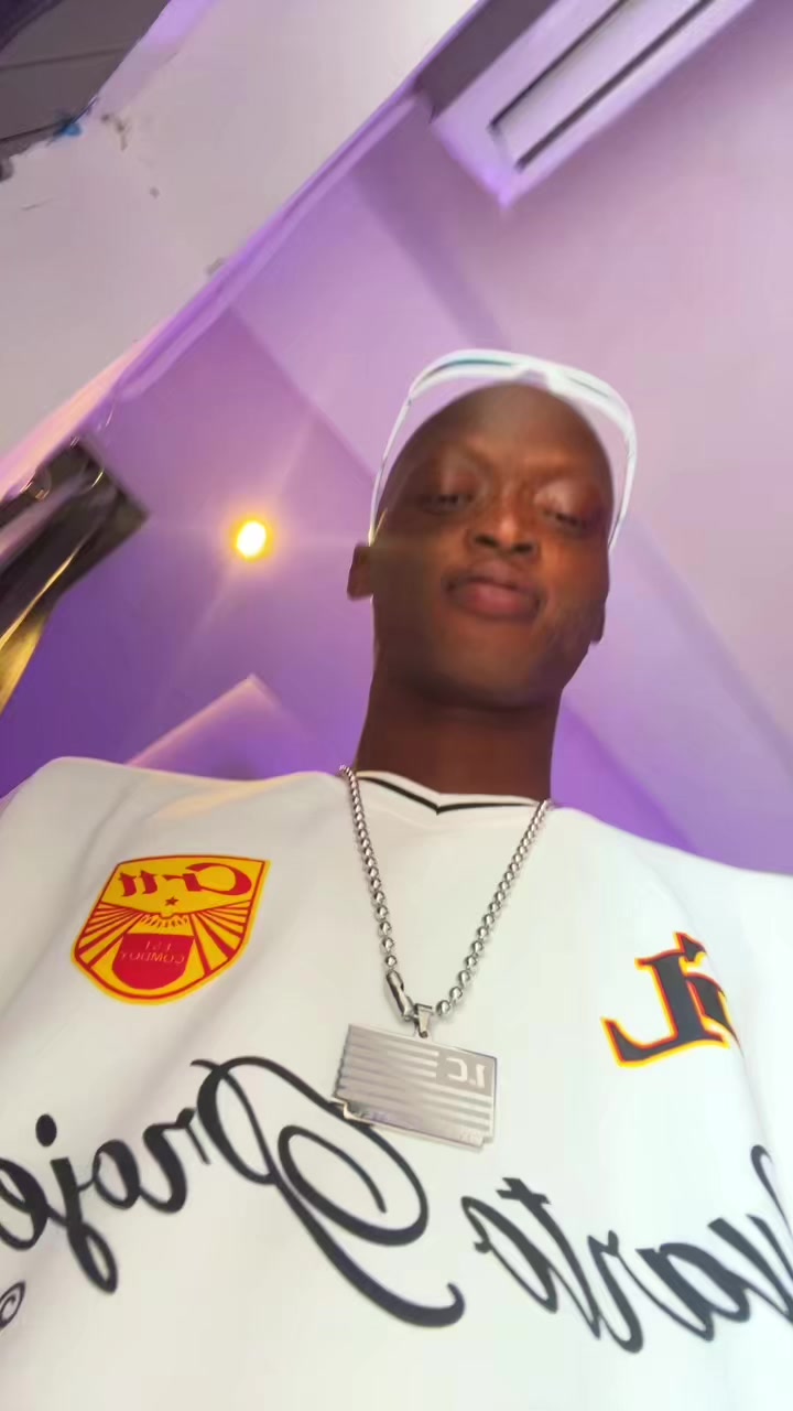 @𝐅𝐈𝐍𝐄𝐁𝐎𝐈💛🥶🚀