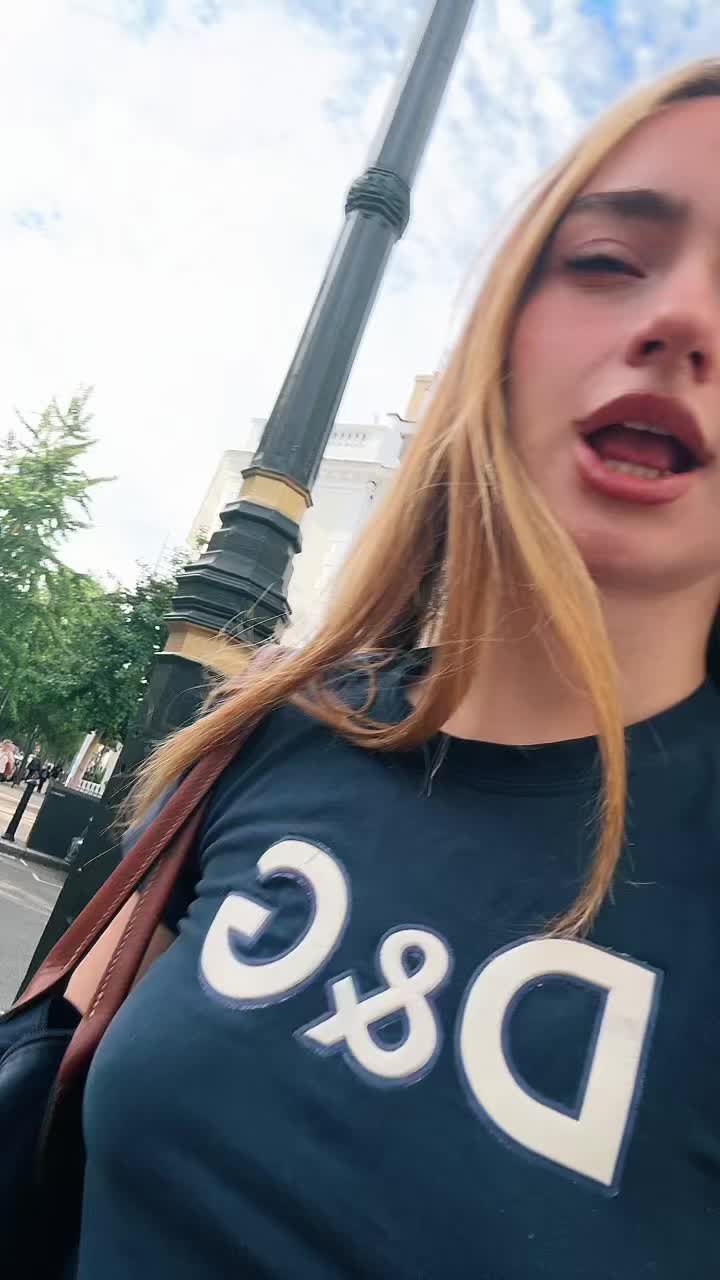 @girlwhosgotitgoingon