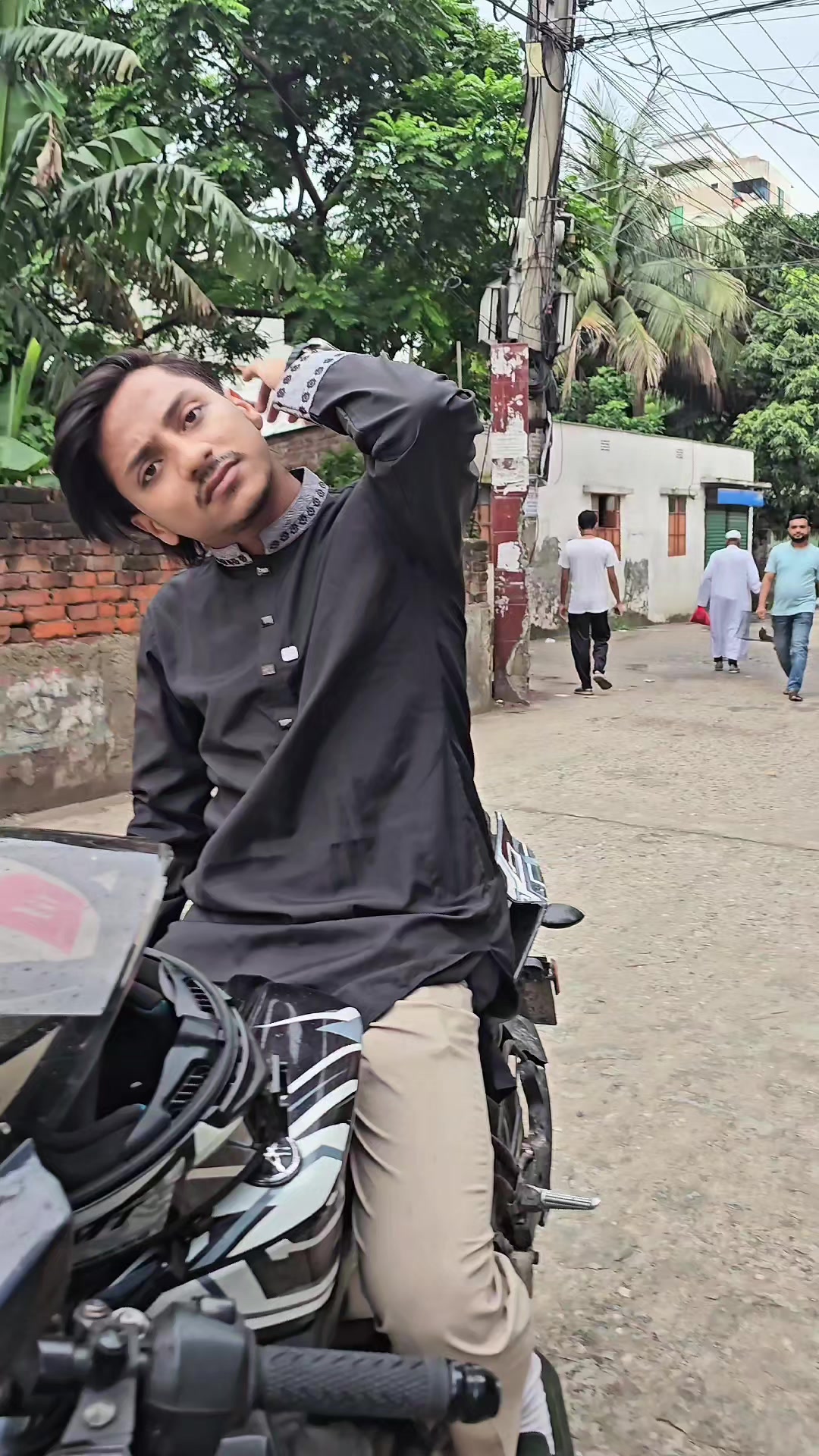 @Pyar ki Nishani 🥀