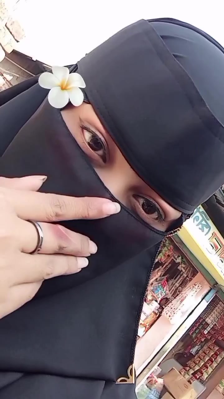 @Israt🖤❤️