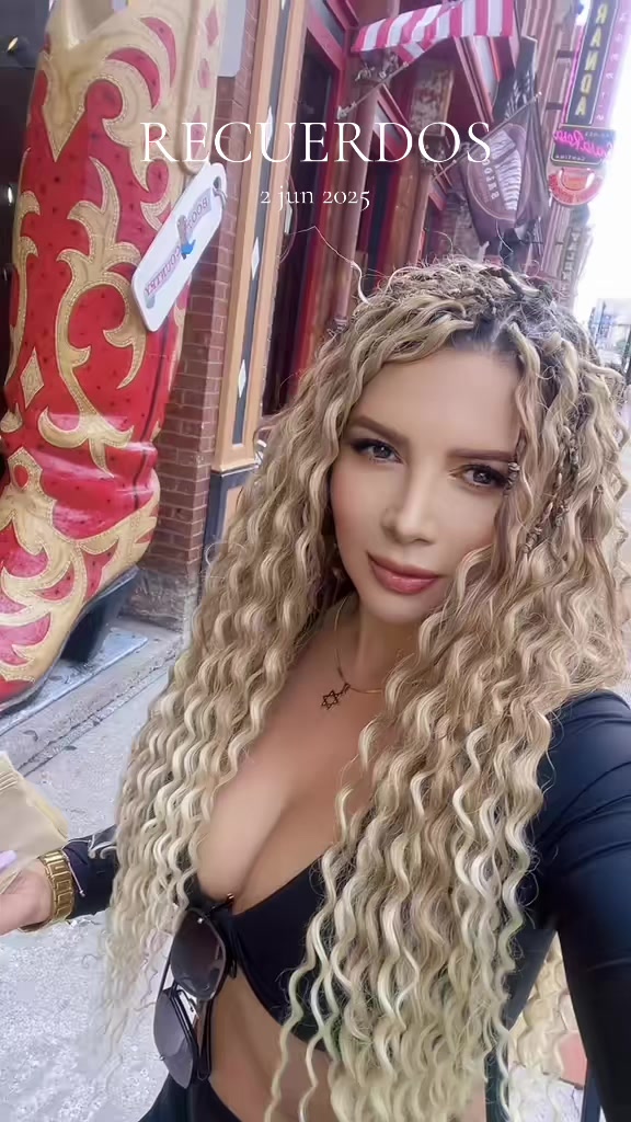 @Anna Karyna
