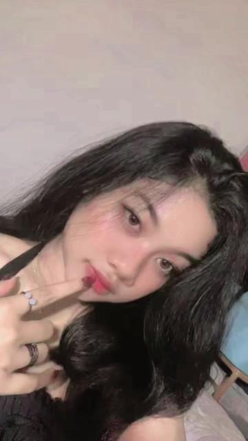 @putriapriliiiii💋