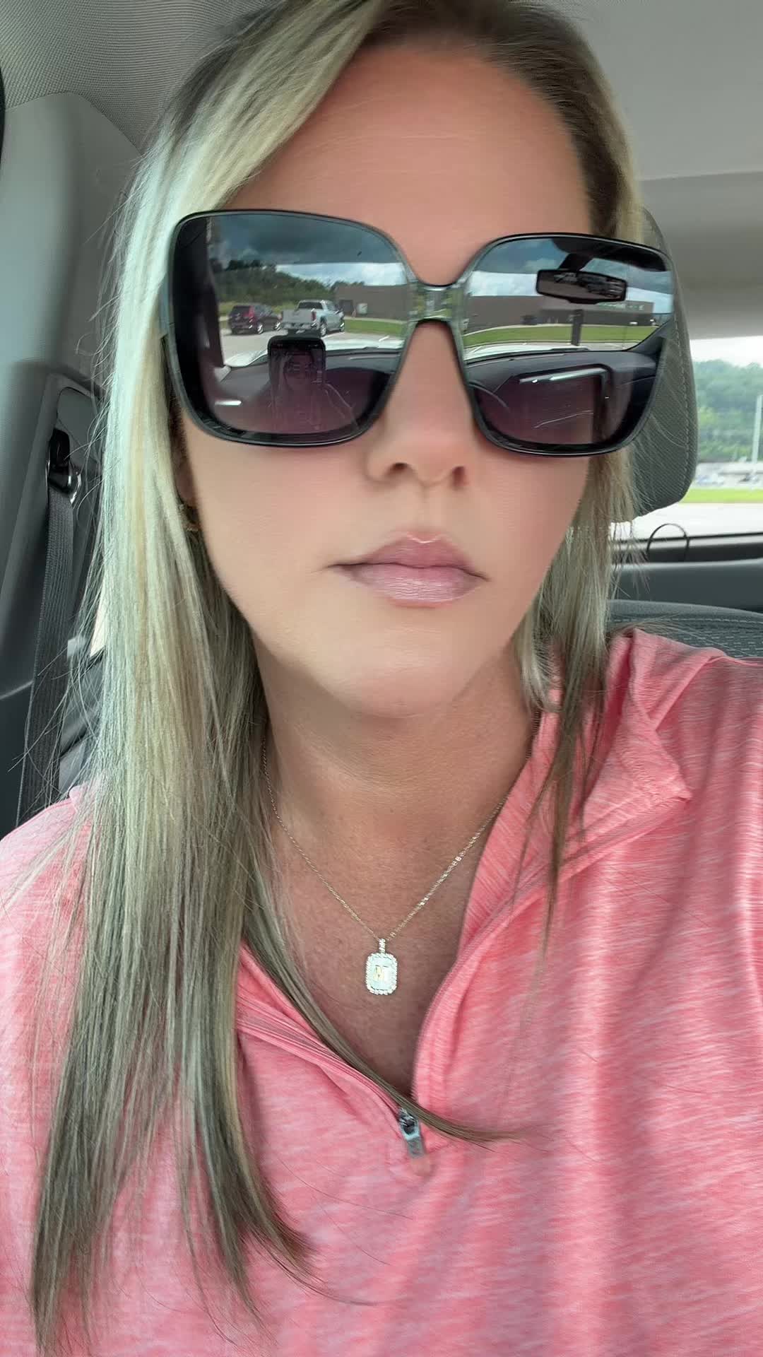 @SelfieQueen57👑
