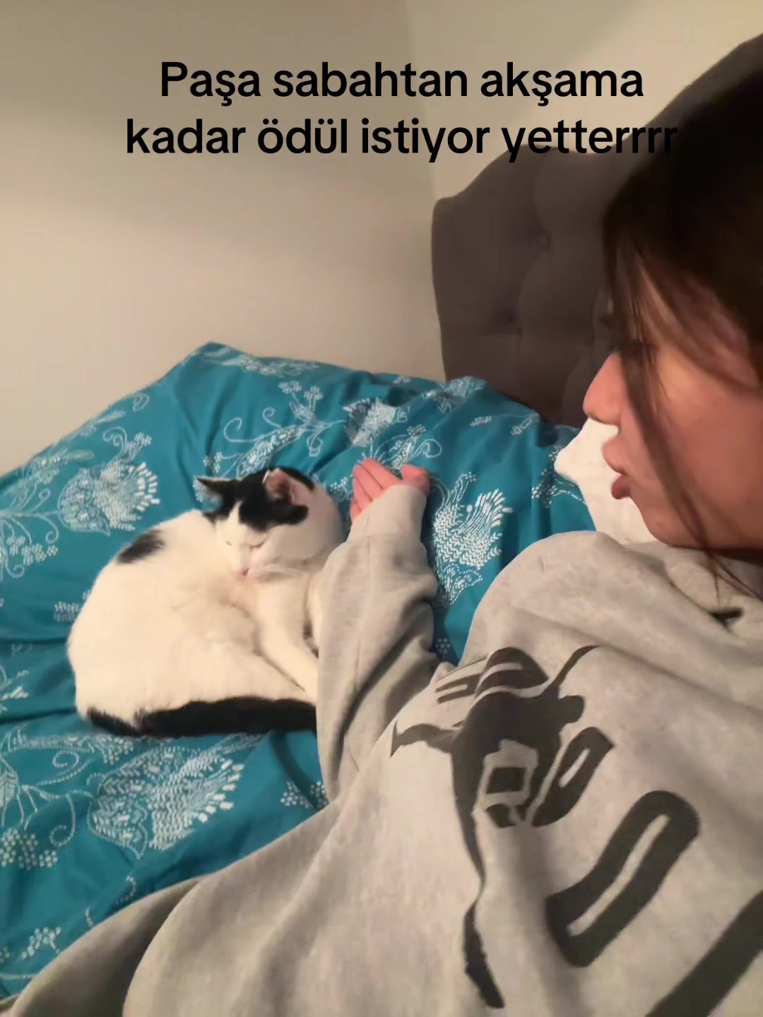 @zeyneepnuro