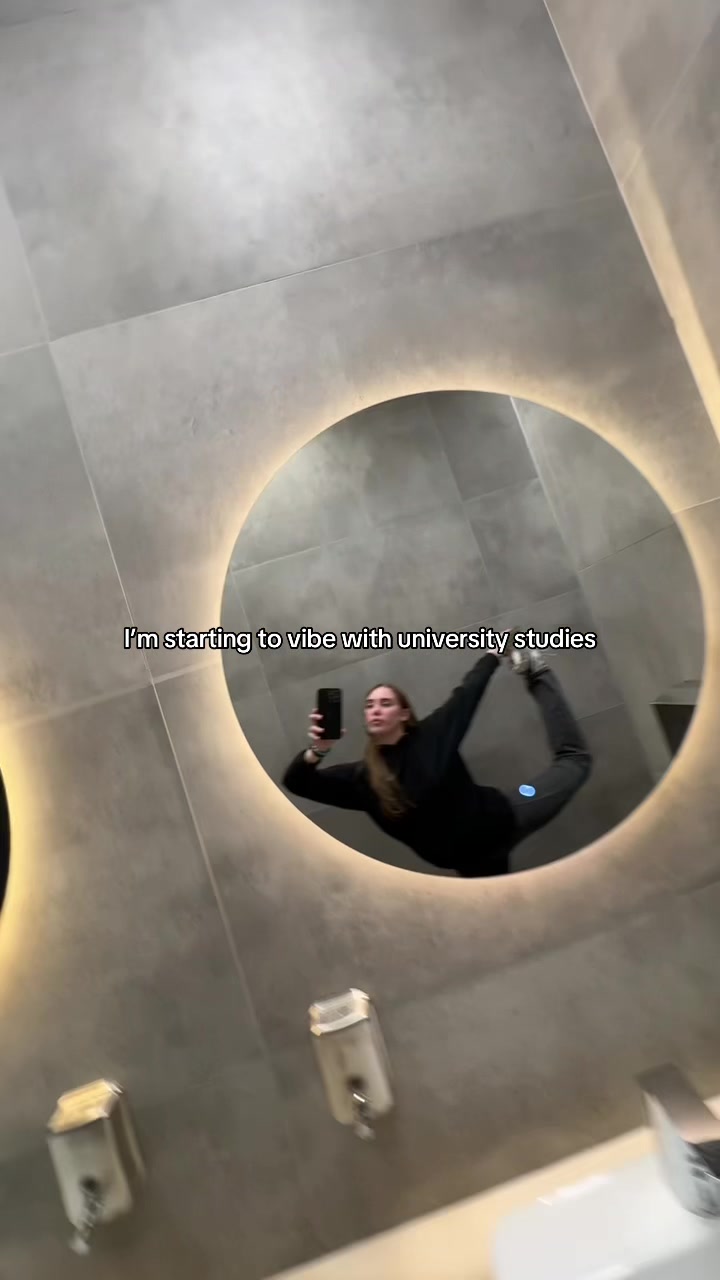 @elina