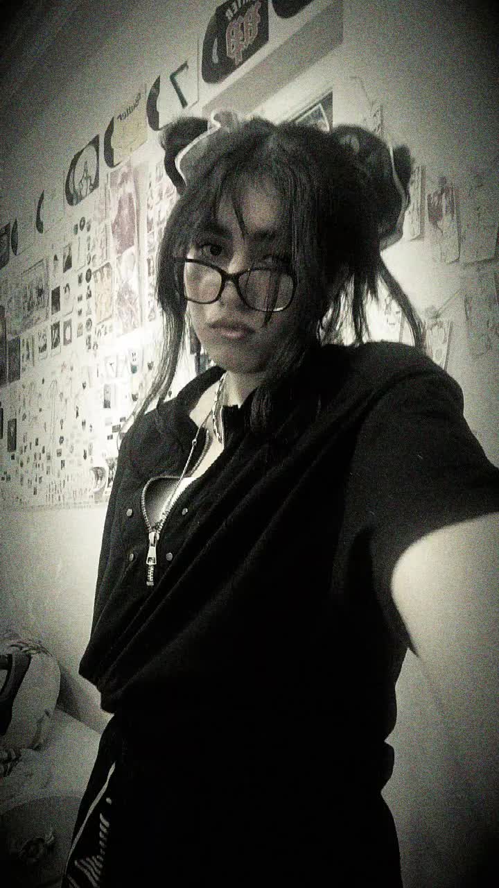 @LeLes🖤🪦