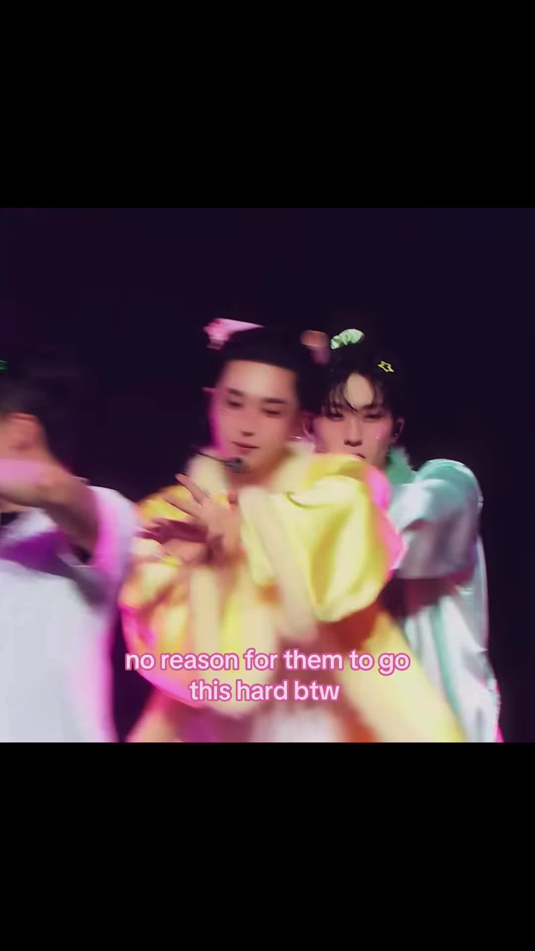 @elle (ෆ˙ᵕ˙ෆ)♡ ๋࣭ ⭑