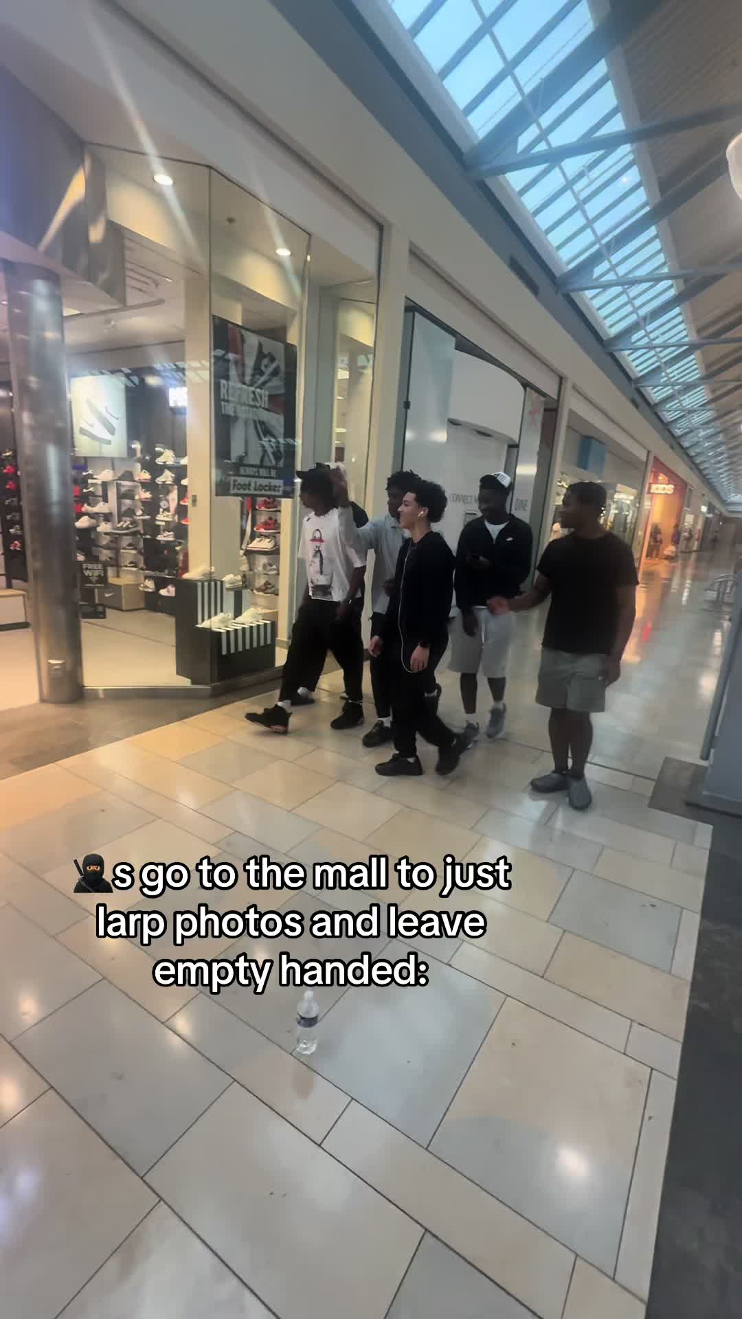 @︎︎