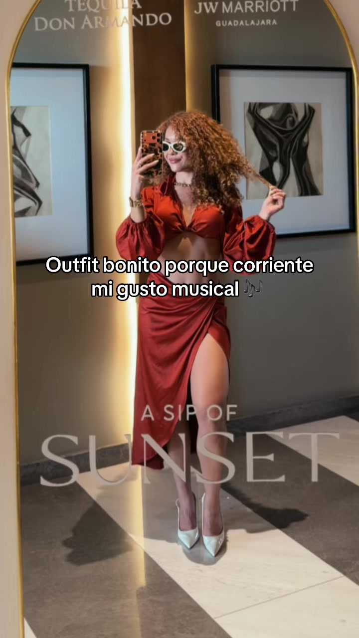 @Ari Gomez