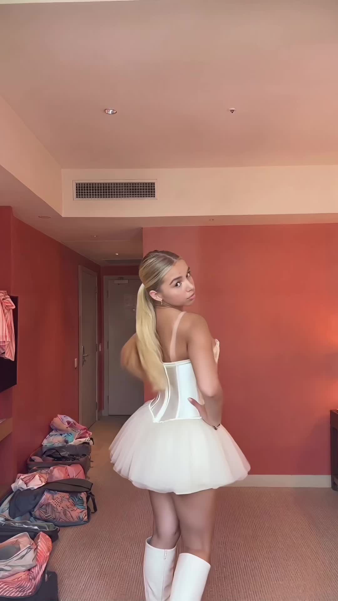 @Lily