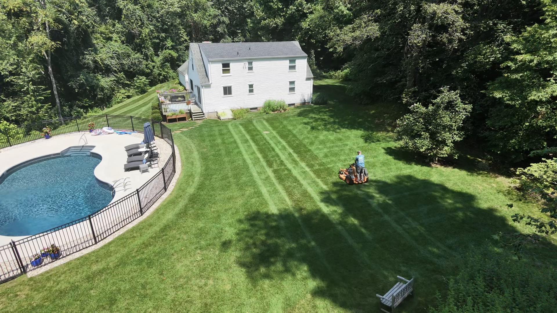 @Baileyboyslawn