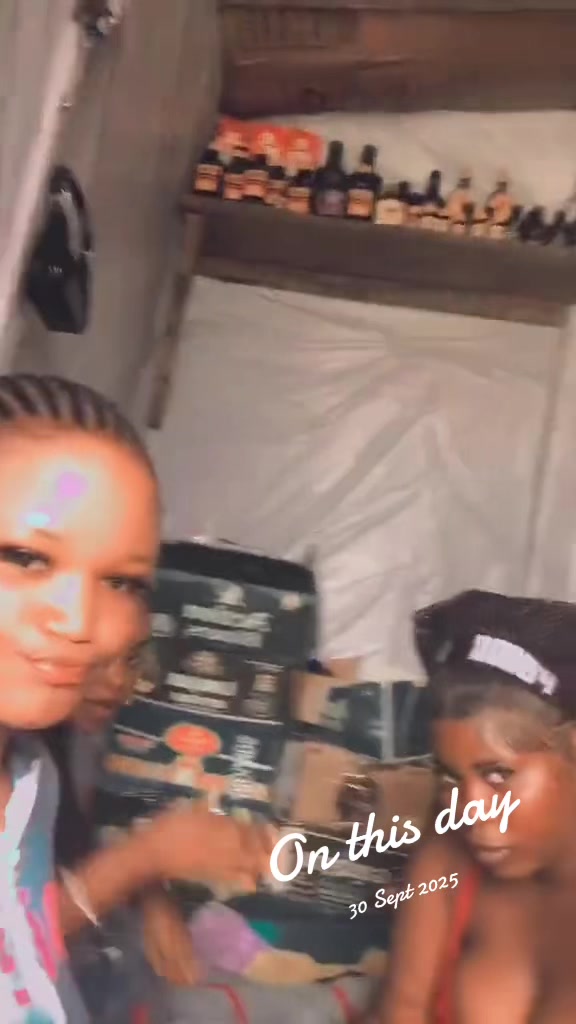 @Anikeade💕💕🥹