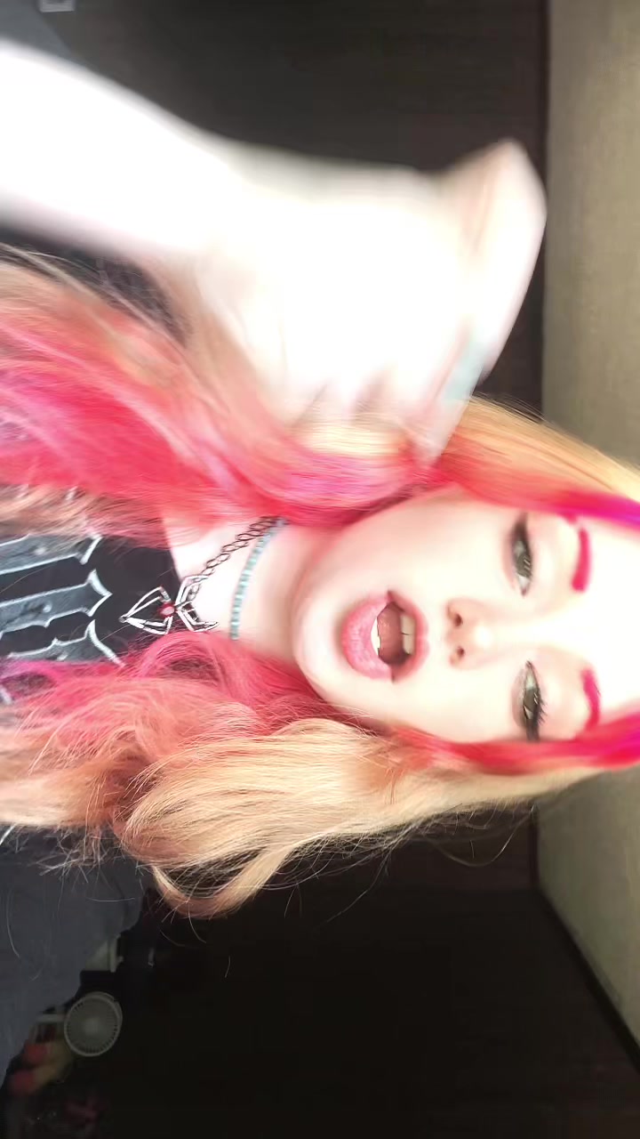 @Bella_9_9_9