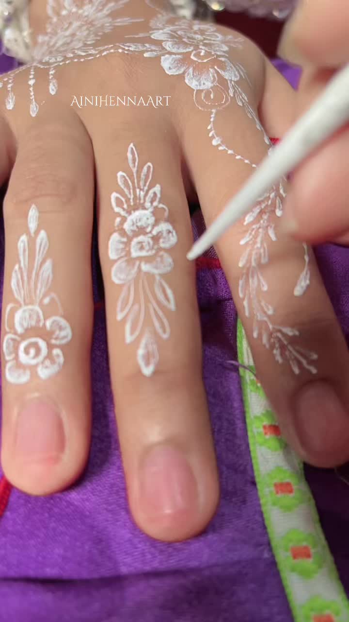@Aini Henna