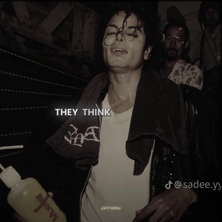 @Nicole<3