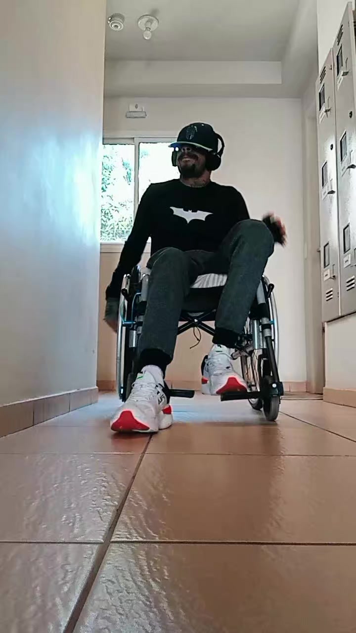 @Eita.Porra.Menoo