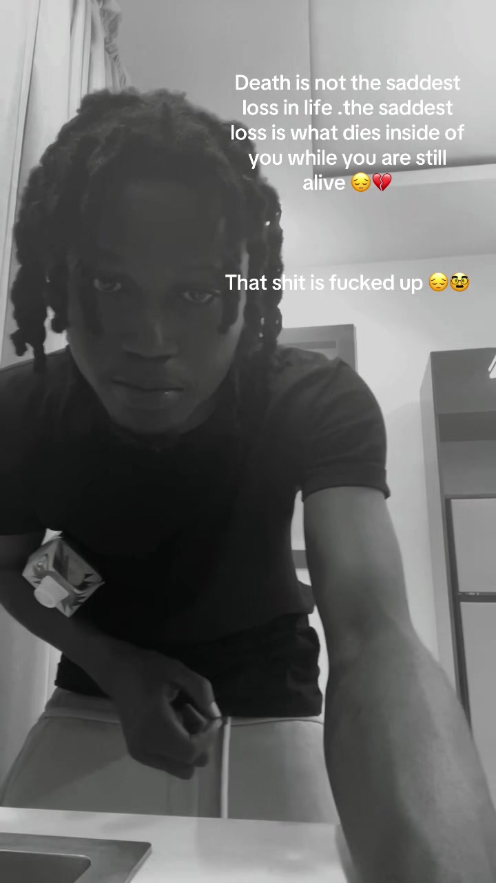 @THE MIDDLE CHILD ✌️🙇🏾♂️🕷️