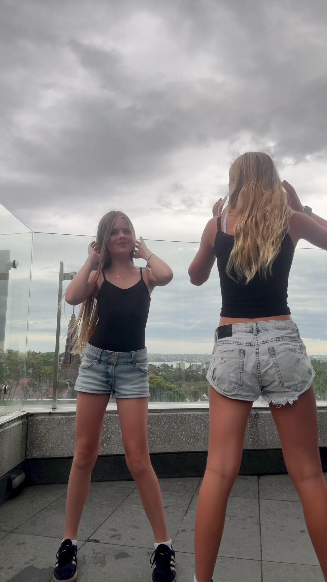 @The Bondi Blondes
