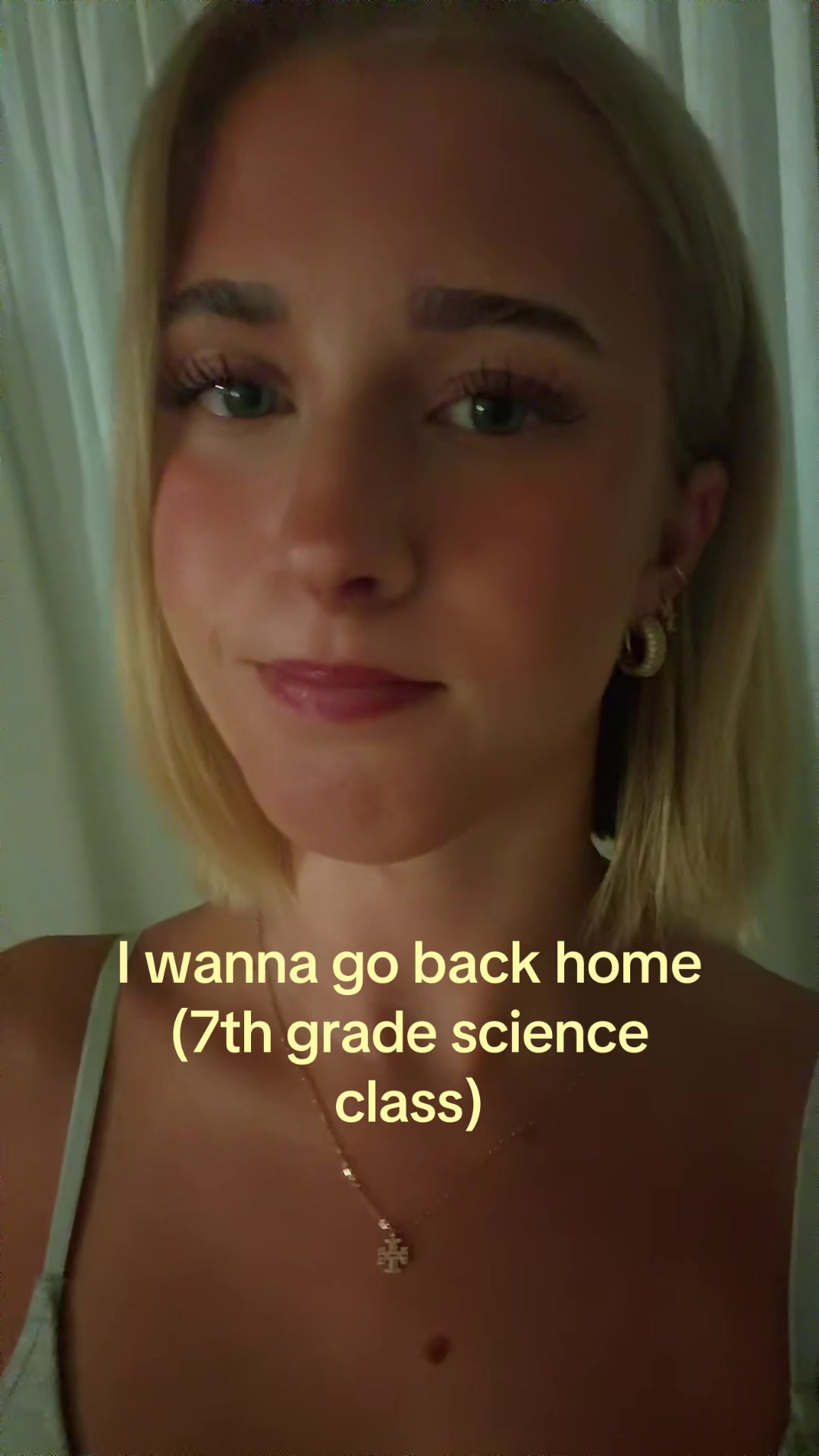 @theelliebarker