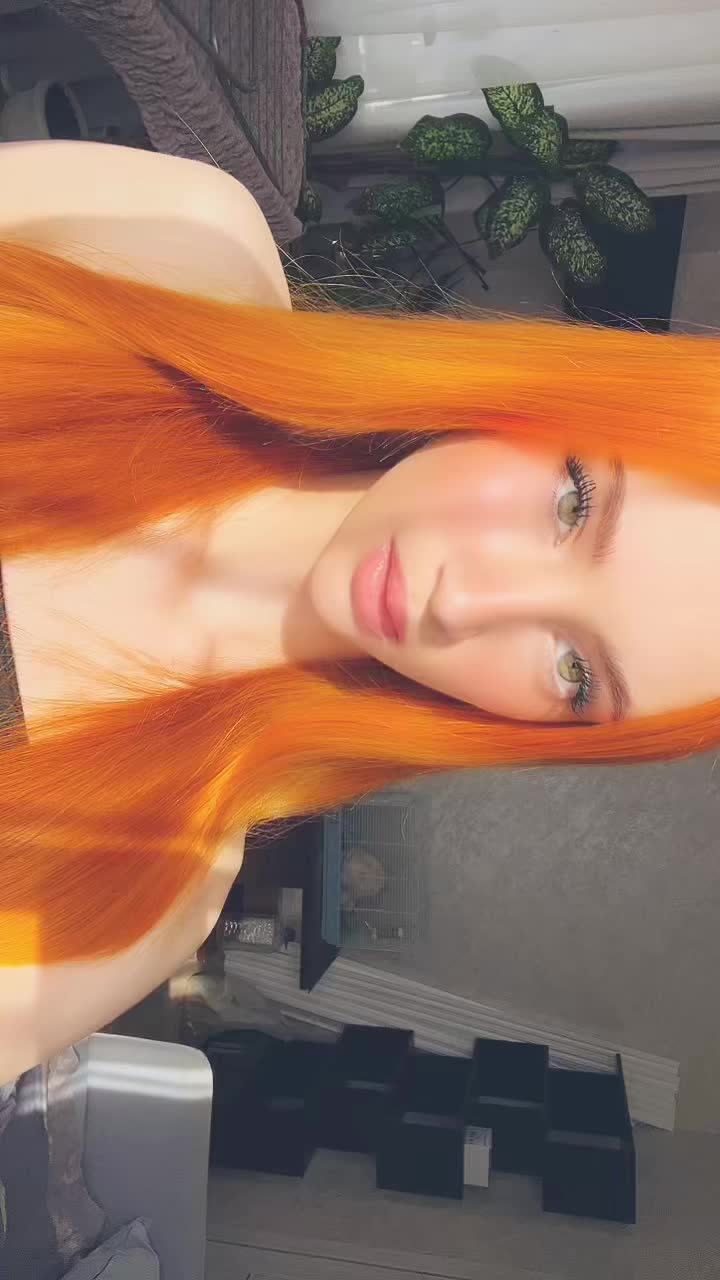 @𝐀🪽👩🏻🦰
