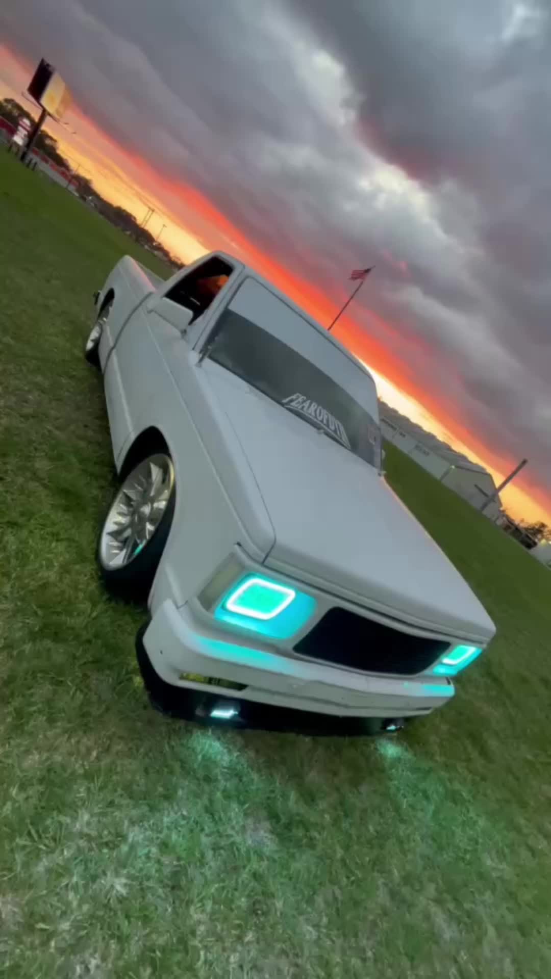 @๐๐
๐๐๐๐๐๐๐