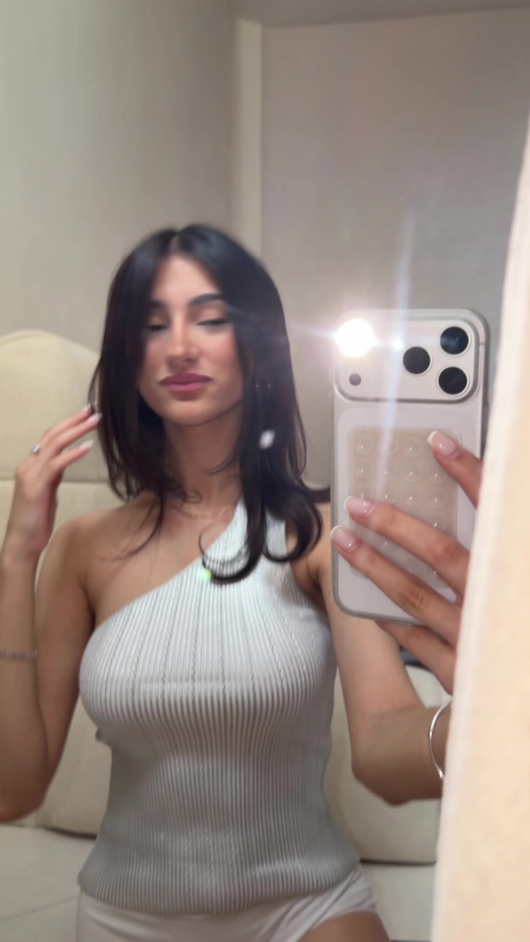 @Niusha