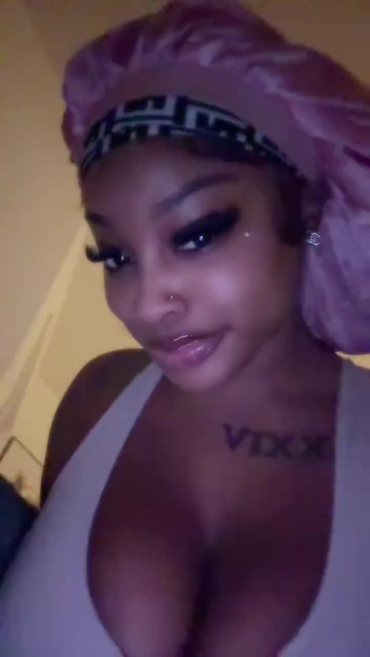 @Dabombbest. Mari 🌹