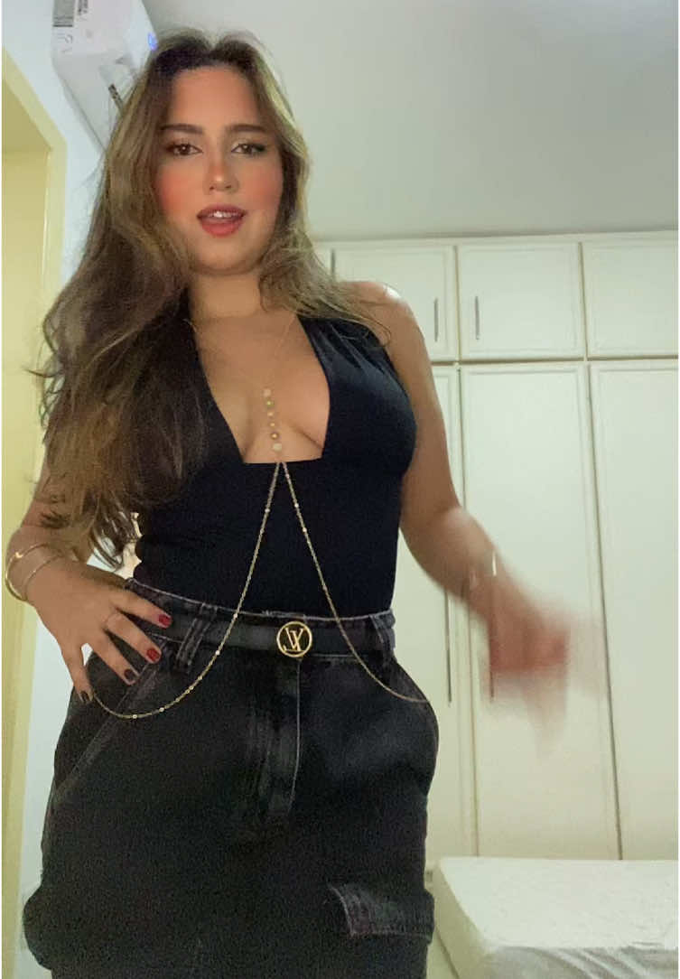@Jú