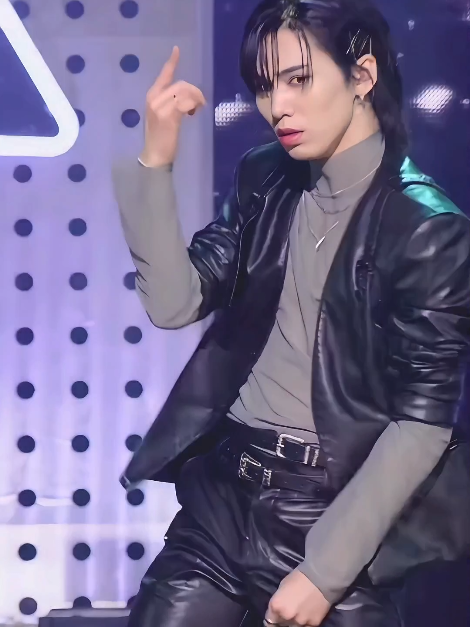 @๋࣭ ⭑⚝┊RossVcut┊⚝⭑๋࣭