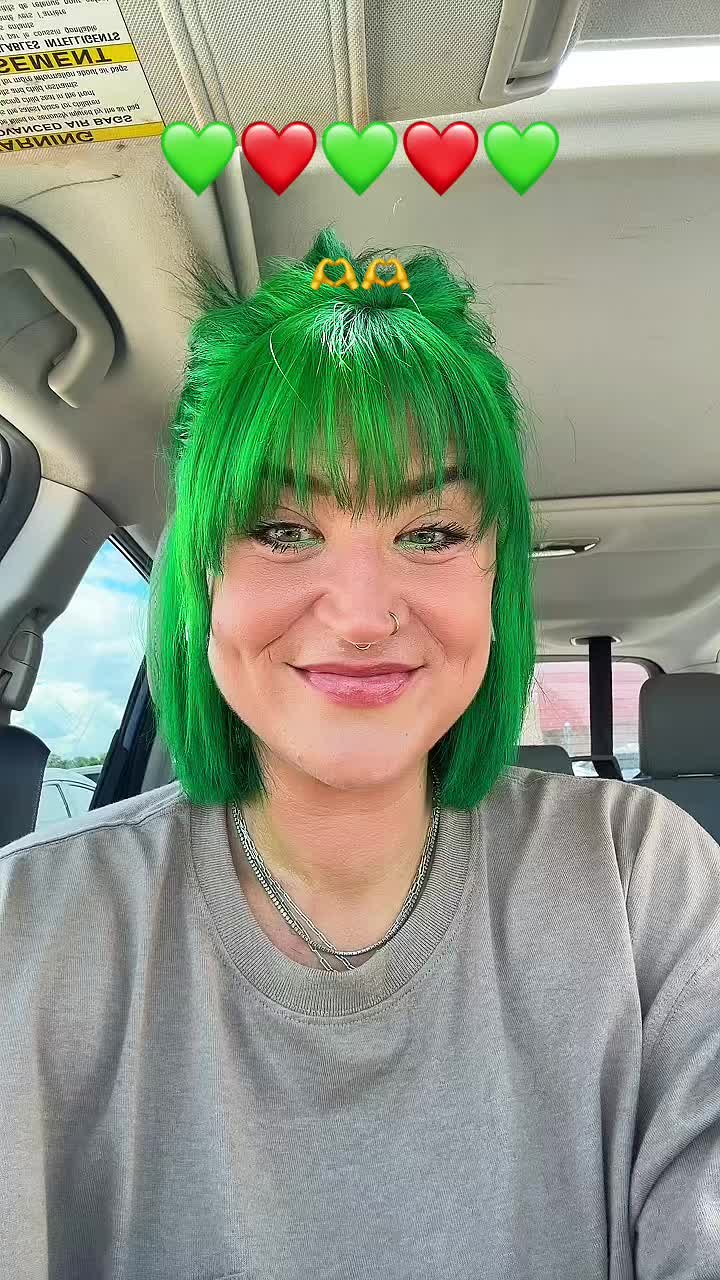 @elliethesneakermom
