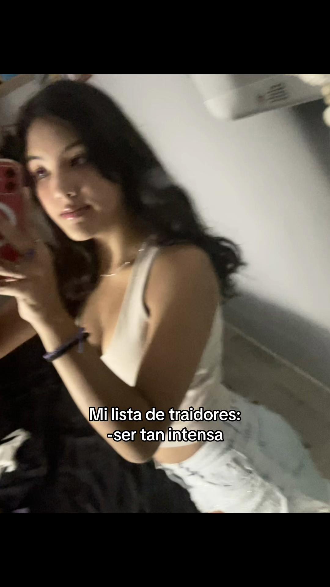 @Vickysecrettt