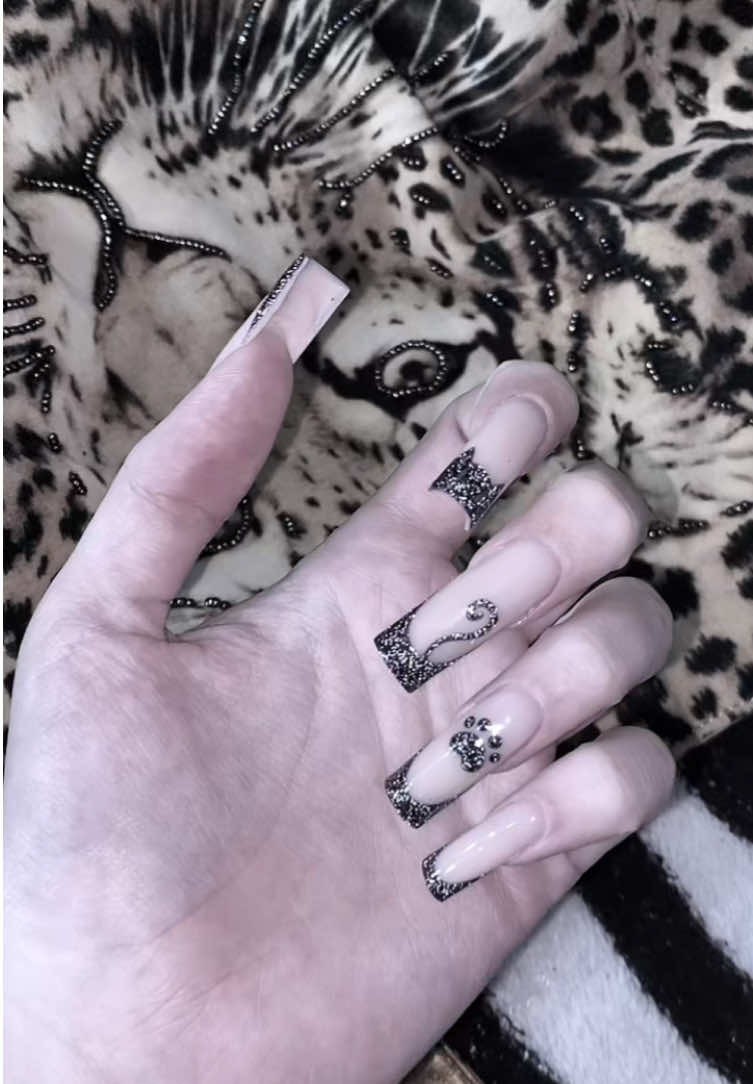 @m3ll 🐾