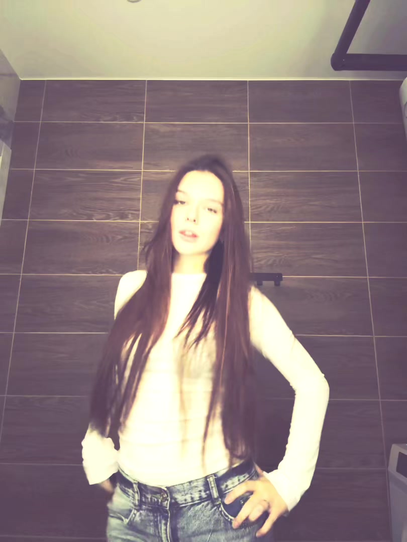 @yanaaa.w_