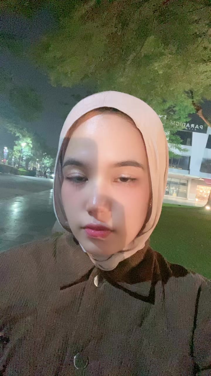 @Jshshjkskks