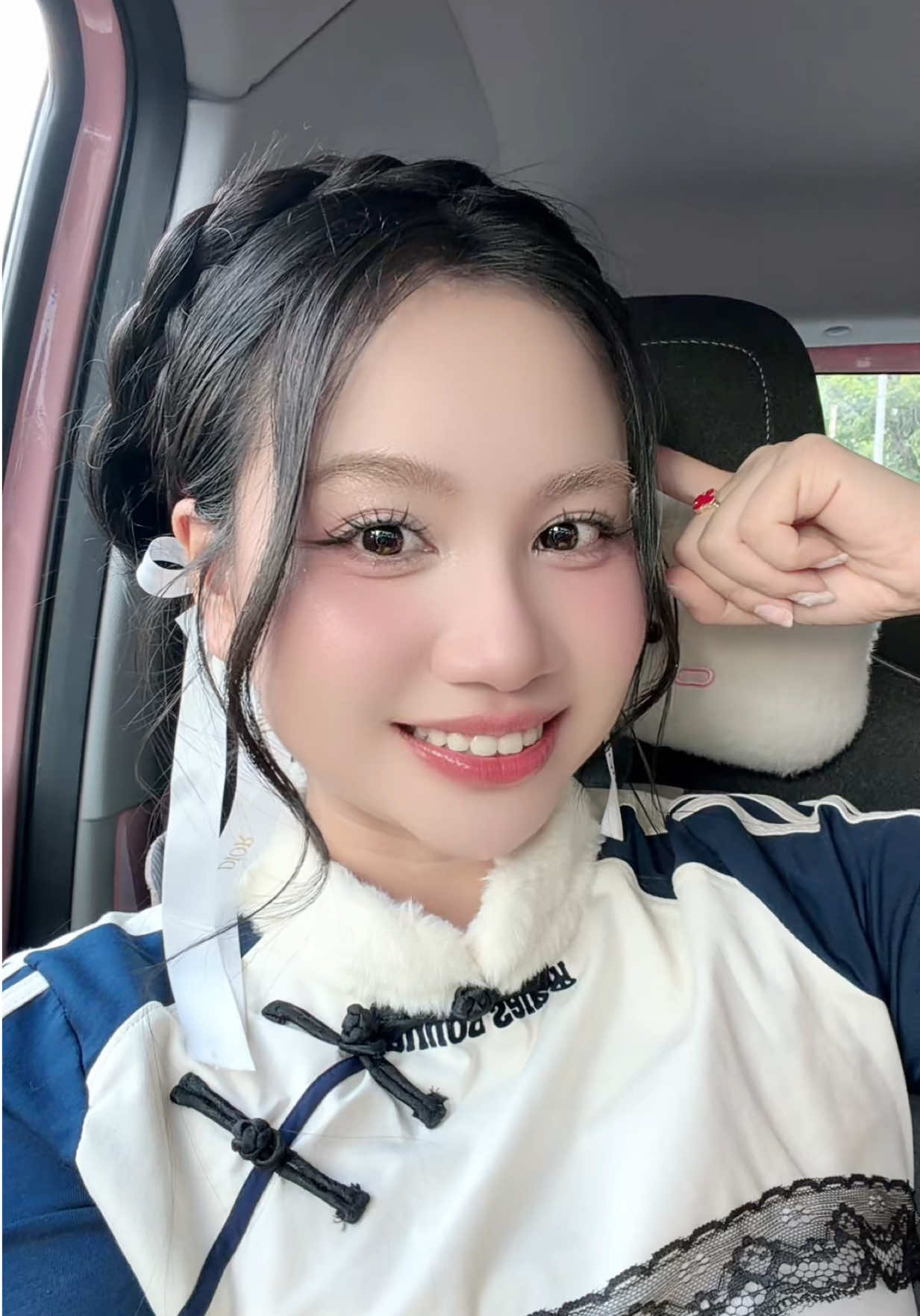 @Hương L&yacute; 🌸