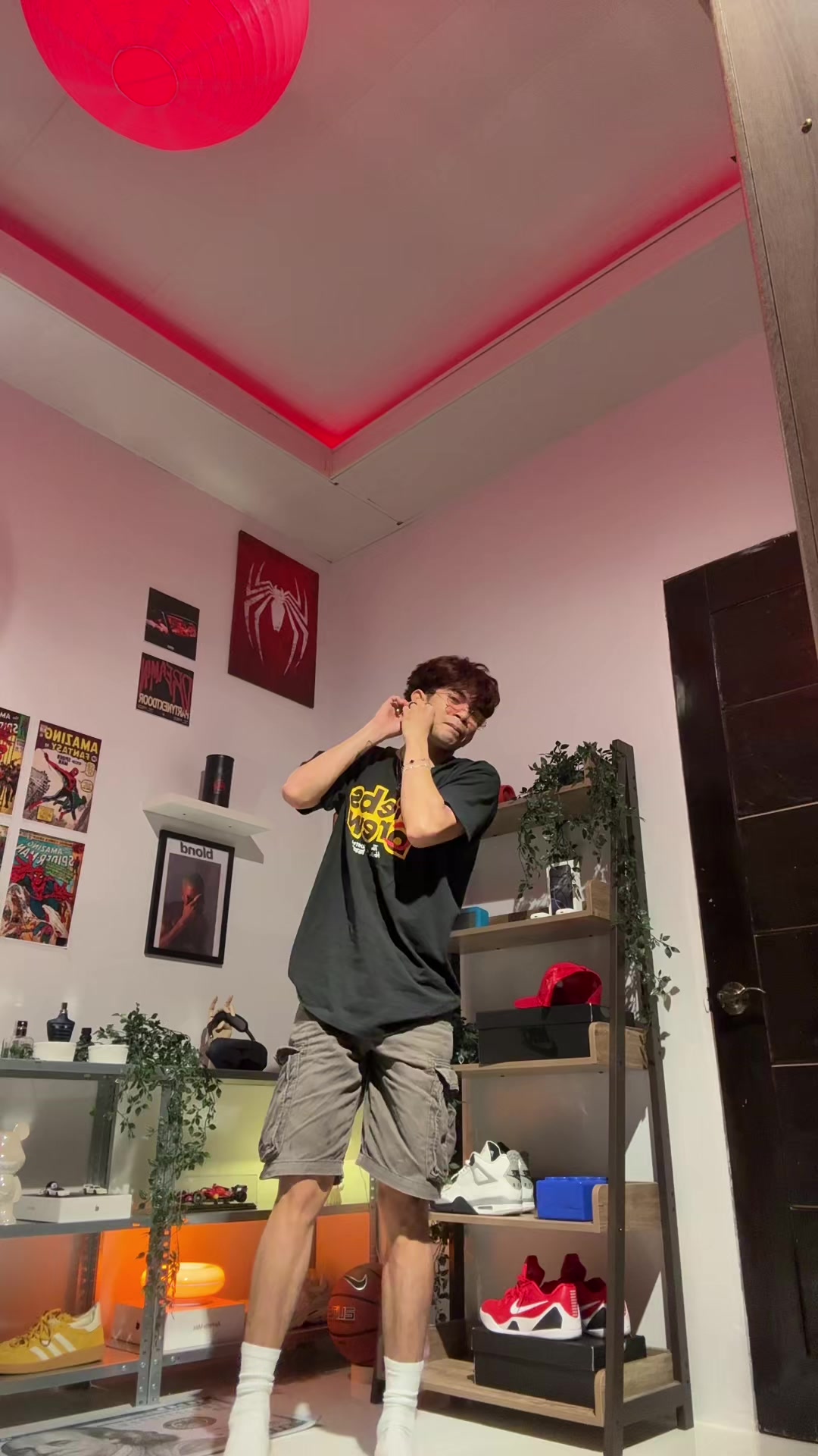 @Jo.
