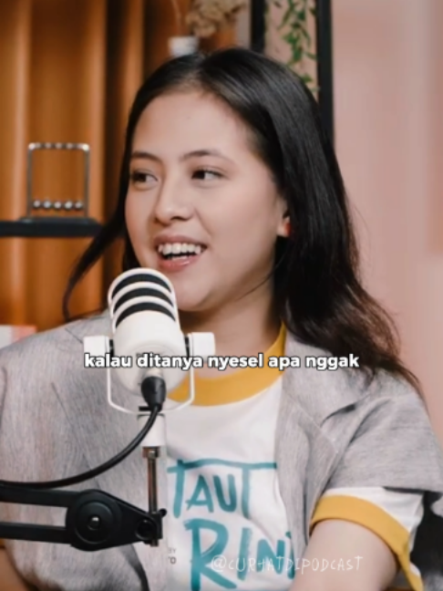 @Curhat di Podcast